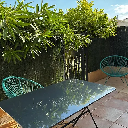 Superbe Renove A 150 Metres De La De Daire Fréjus