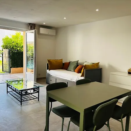 Superbe Renove A 150 Metres De La De Fréjus